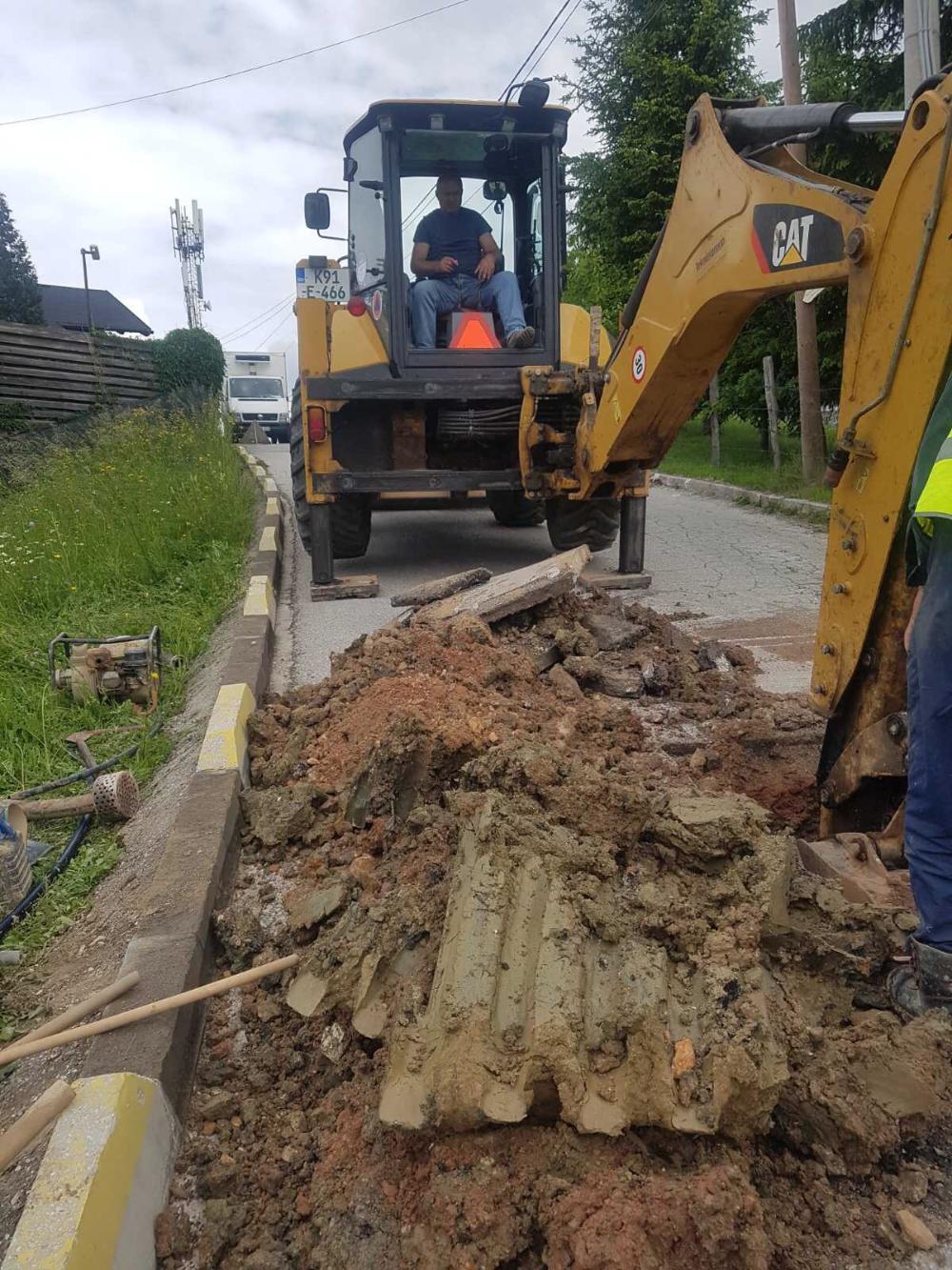 Služba za održavanje vodovodne mreže i objekata:  RADOVI NA VODOVODNOJ MREŽI