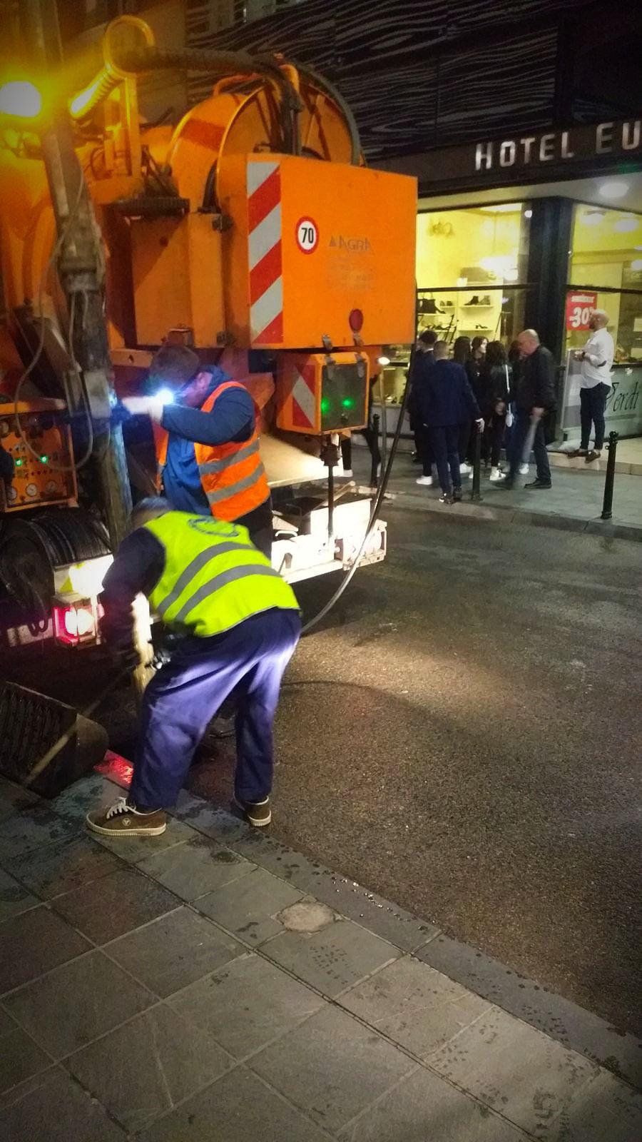 Rad u trećoj smjeni: MAŠINSKO ČIŠĆENJE I PROČEPLJENJE SLIVNIKA