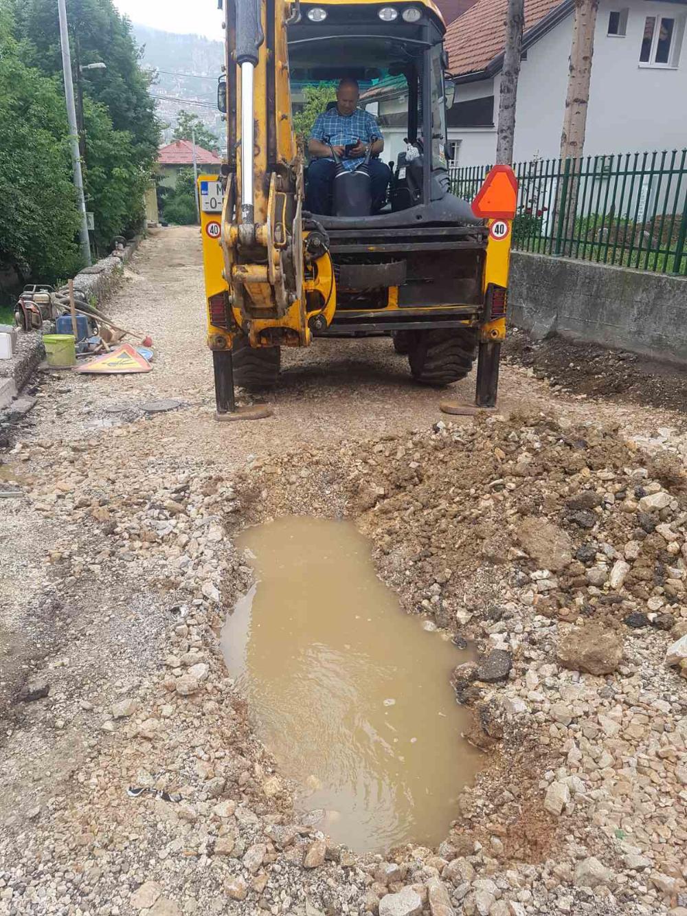 Služba za održavanje vodovodne mreže i objekata:  RADOVI NA VODOVODNOJ MREŽI