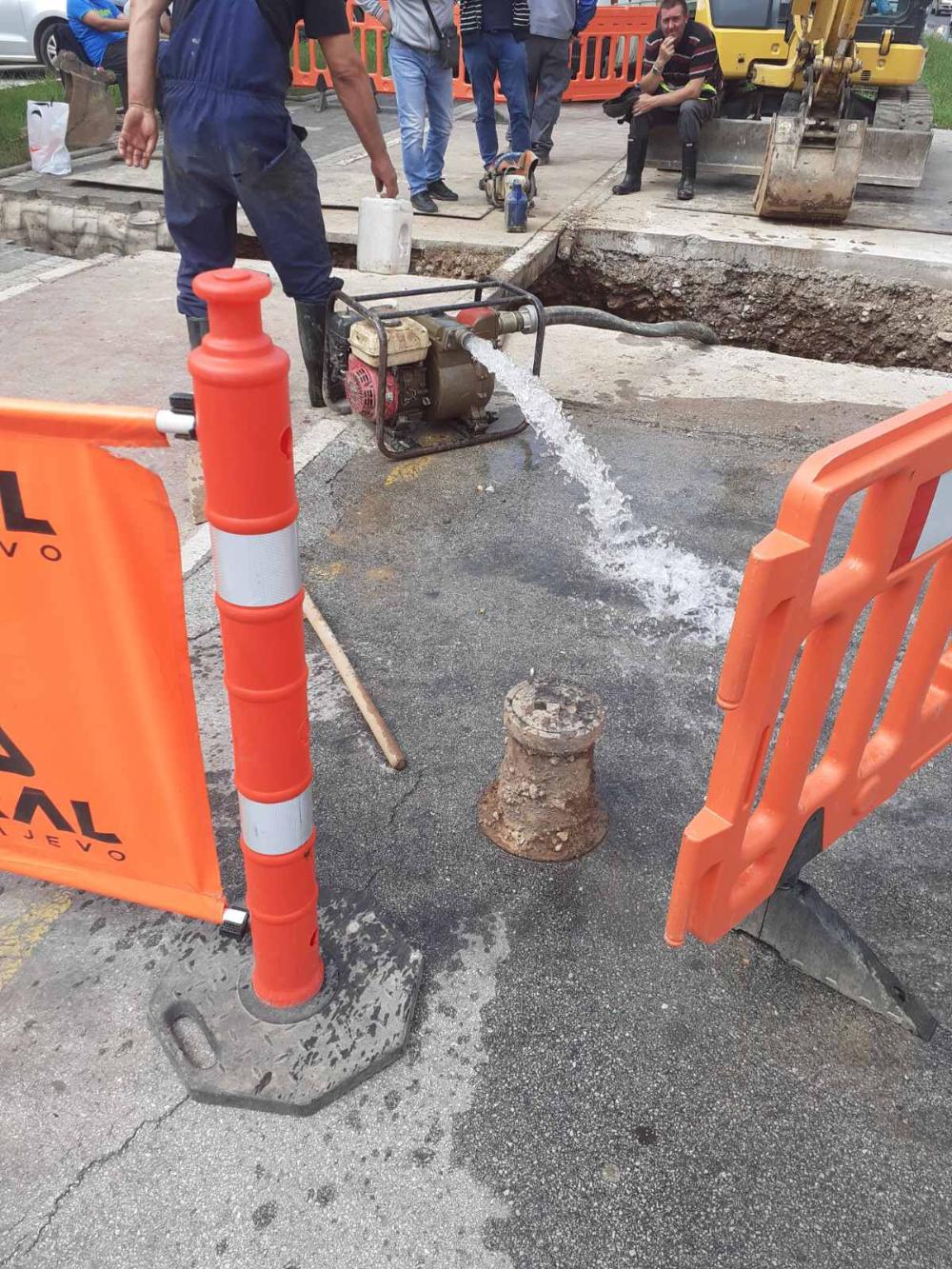 Služba za održavanje vodovodne mreže i objekata:  RADOVI NA VODOVODNOJ MREŽI