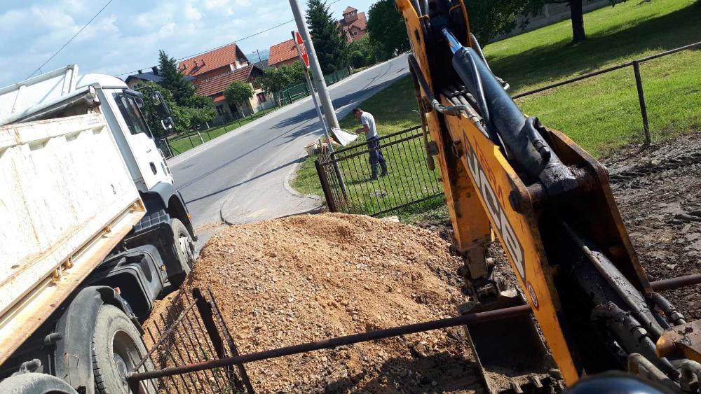 Služba za održavanje vodovodne mreže i objekata:  RADOVI NA VODOVODNOJ MREŽI