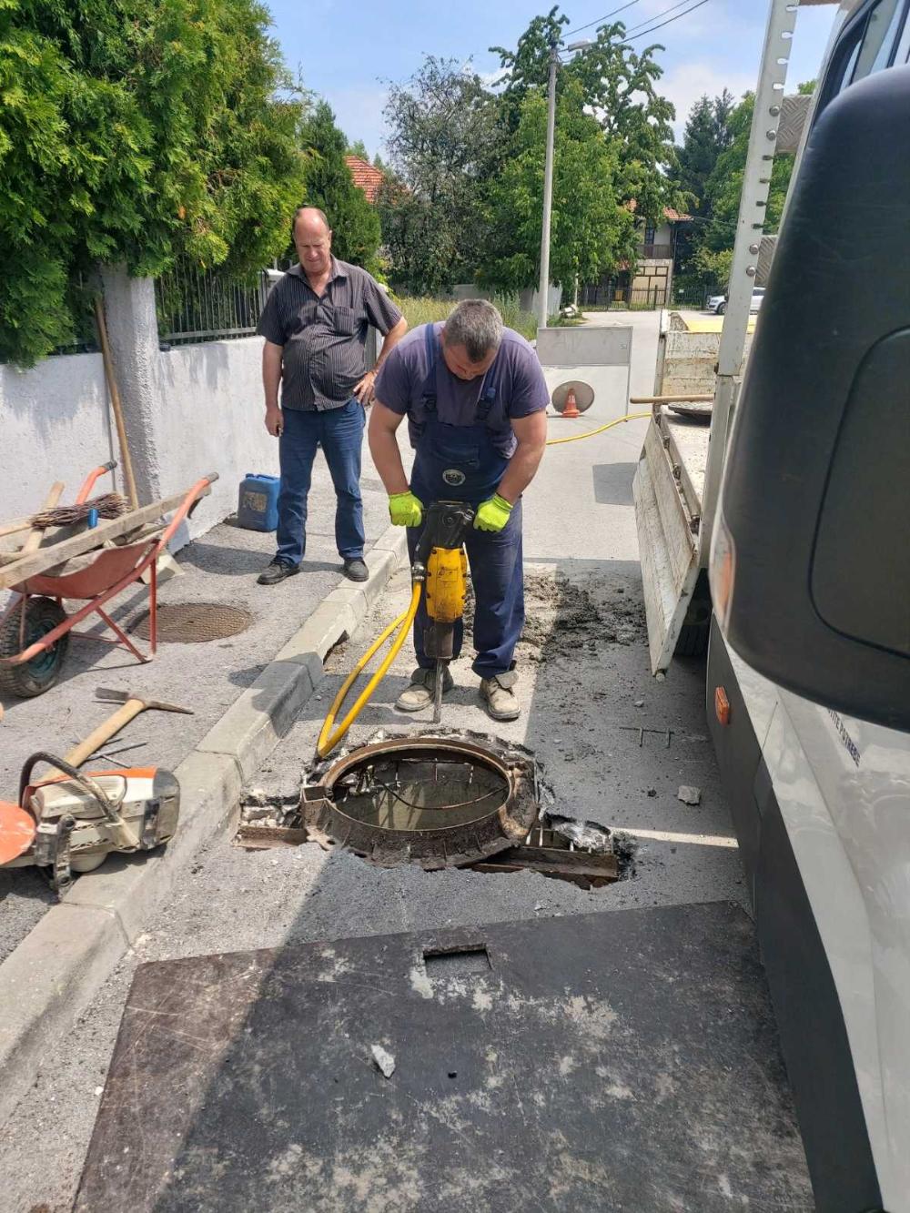 Služba za održavanje kanalizacione mreže i objekata:  RADOVI NA KANALIZACIONOJ MREŽI