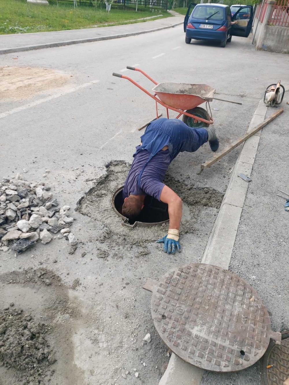 Služba za održavanje kanalizacione mreže i objekata:  RADOVI NA KANALIZACIONOJ MREŽI