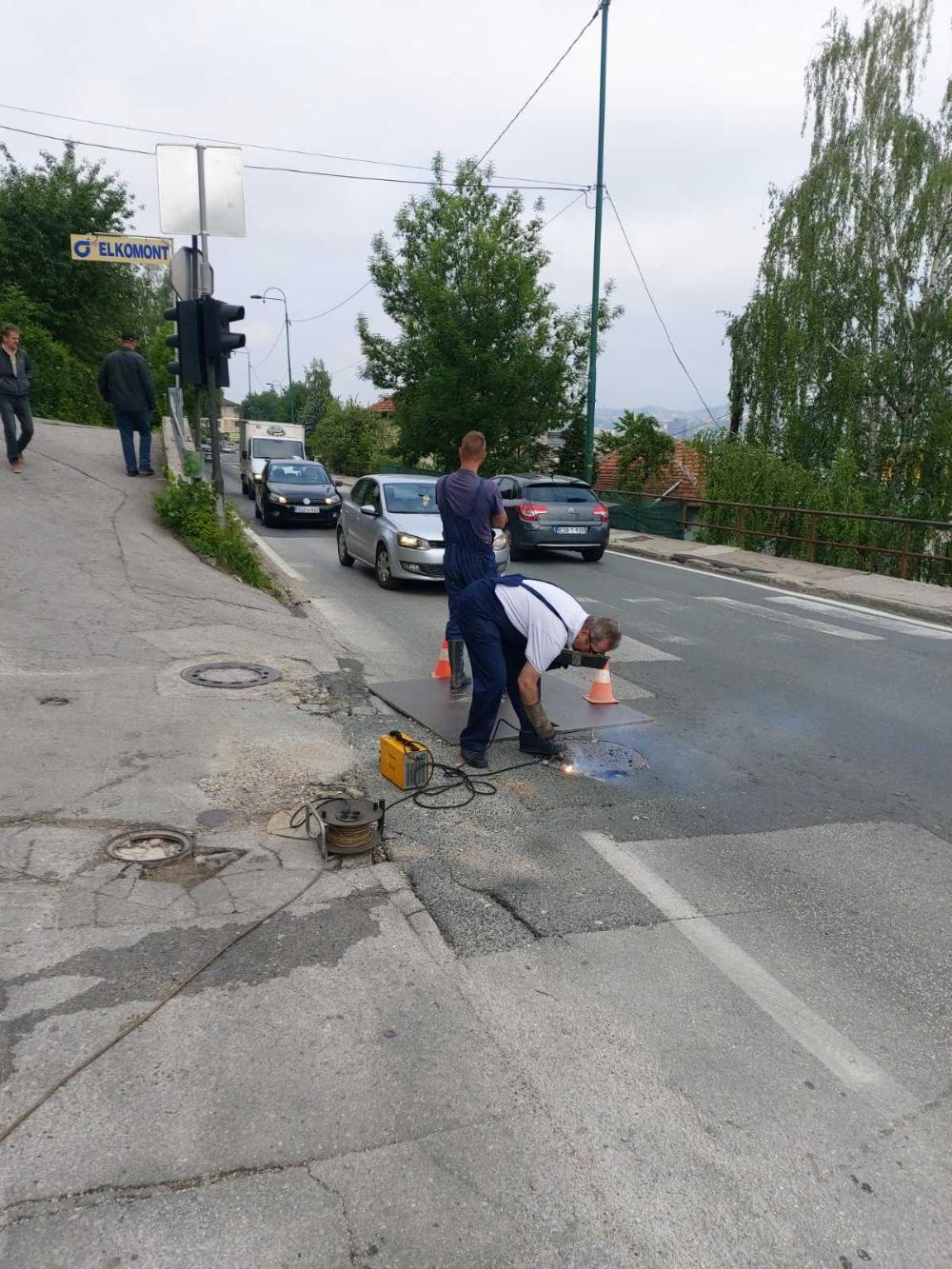 Služba za održavanje kanalizacione mreže i objekata:  RADOVI NA KANALIZACIONOJ MREŽI