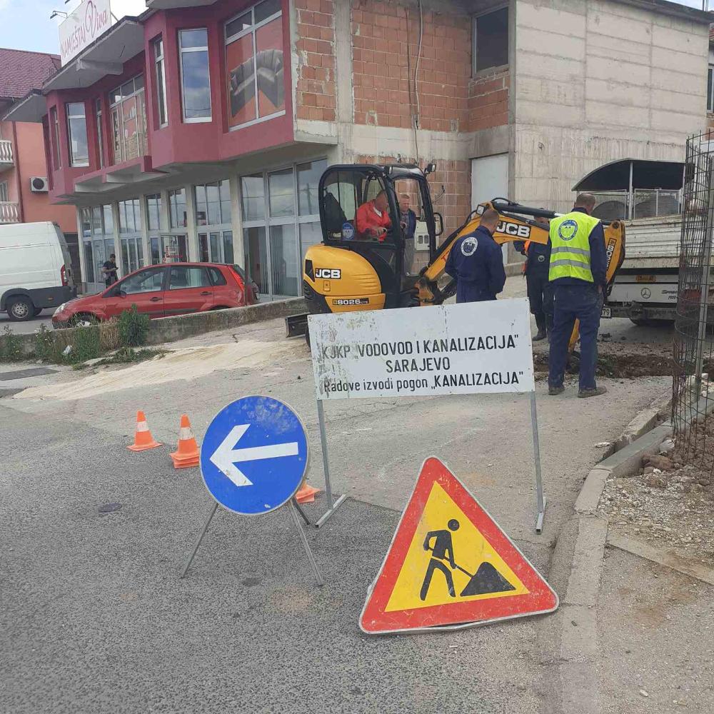 Služba za održavanje kanalizacione mreže i objekata:  RADOVI NA KANALIZACIONOJ MREŽI