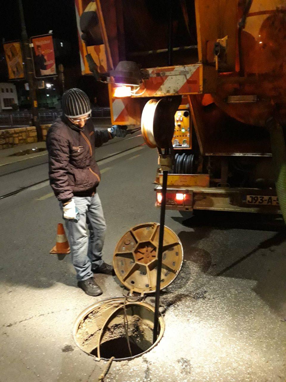 Služba za održavanje kanalizacione mreže i objekata:  RADOVI NA KANALIZACIONOJ MREŽI