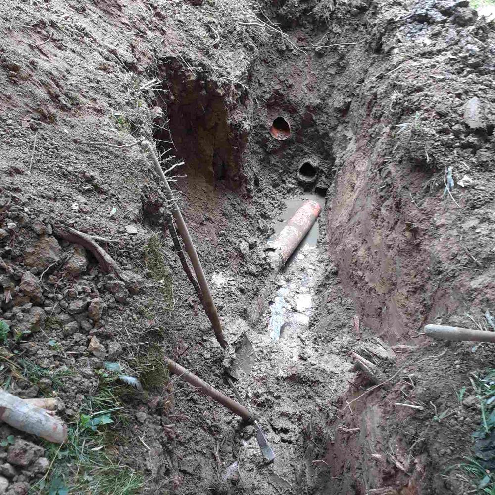 Služba za održavanje kanalizacione mreže i objekata:  RADOVI NA KANALIZACIONOJ MREŽI