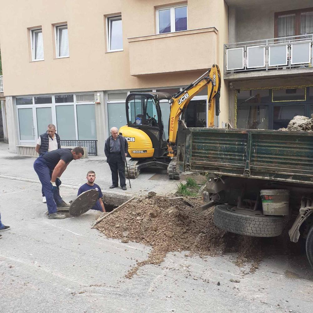 Služba za održavanje kanalizacione mreže i objekata:  RADOVI NA KANALIZACIONOJ MREŽI