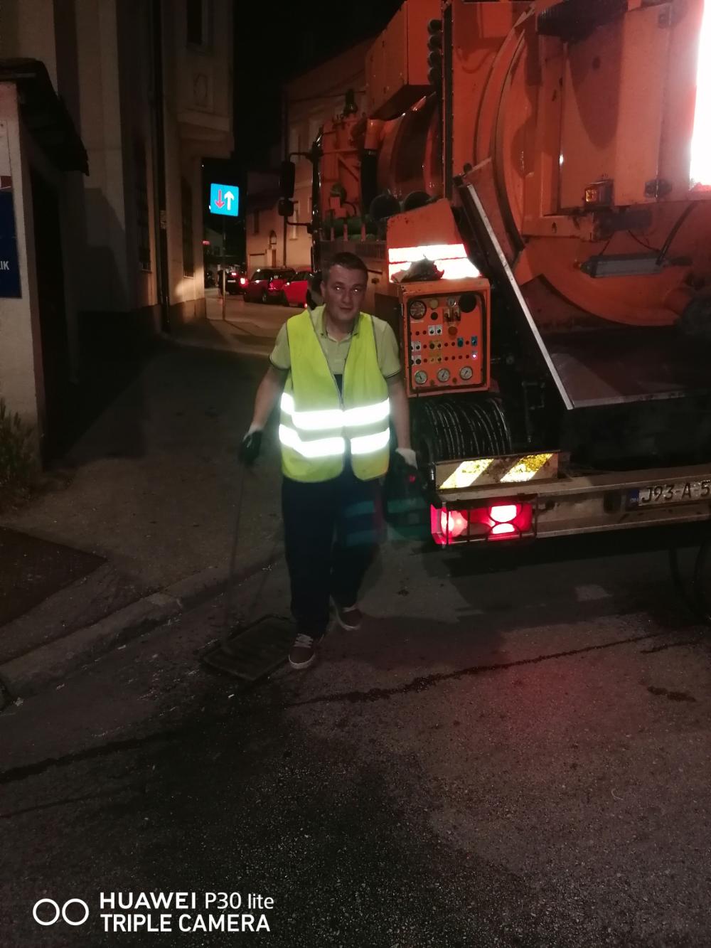 Rad u trećoj smjeni: MAŠINSKO ČIŠĆENJE I PROČEPLJENJE SLIVNIKA