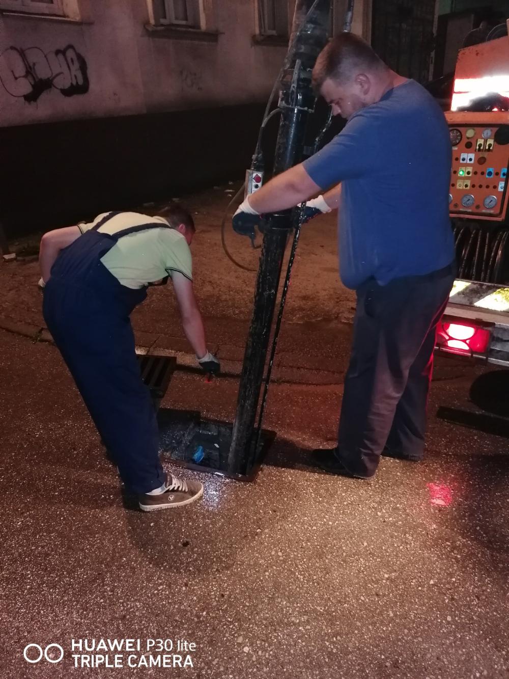 Rad u trećoj smjeni: MAŠINSKO ČIŠĆENJE I PROČEPLJENJE SLIVNIKA