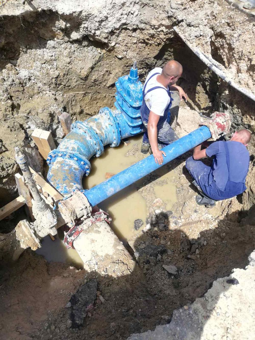 Služba za održavanje vodovodne mreže i objekata: POPRAVKE KVAROVA NA VODOVODNOJ MREŽI