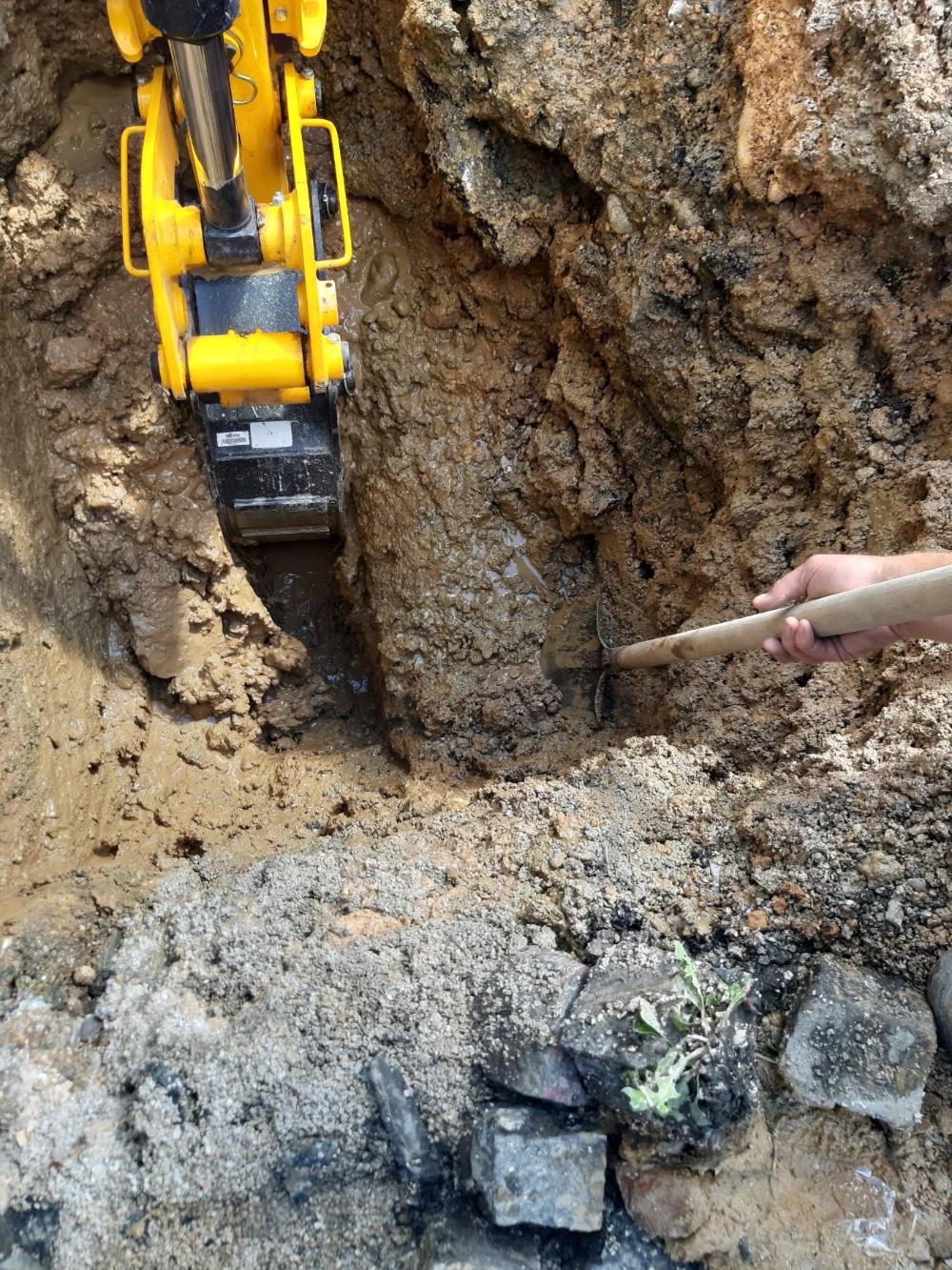 Služba za održavanje vodovodne mreže i objekata:  RADOVI NA VODOVODNOJ MREŽI