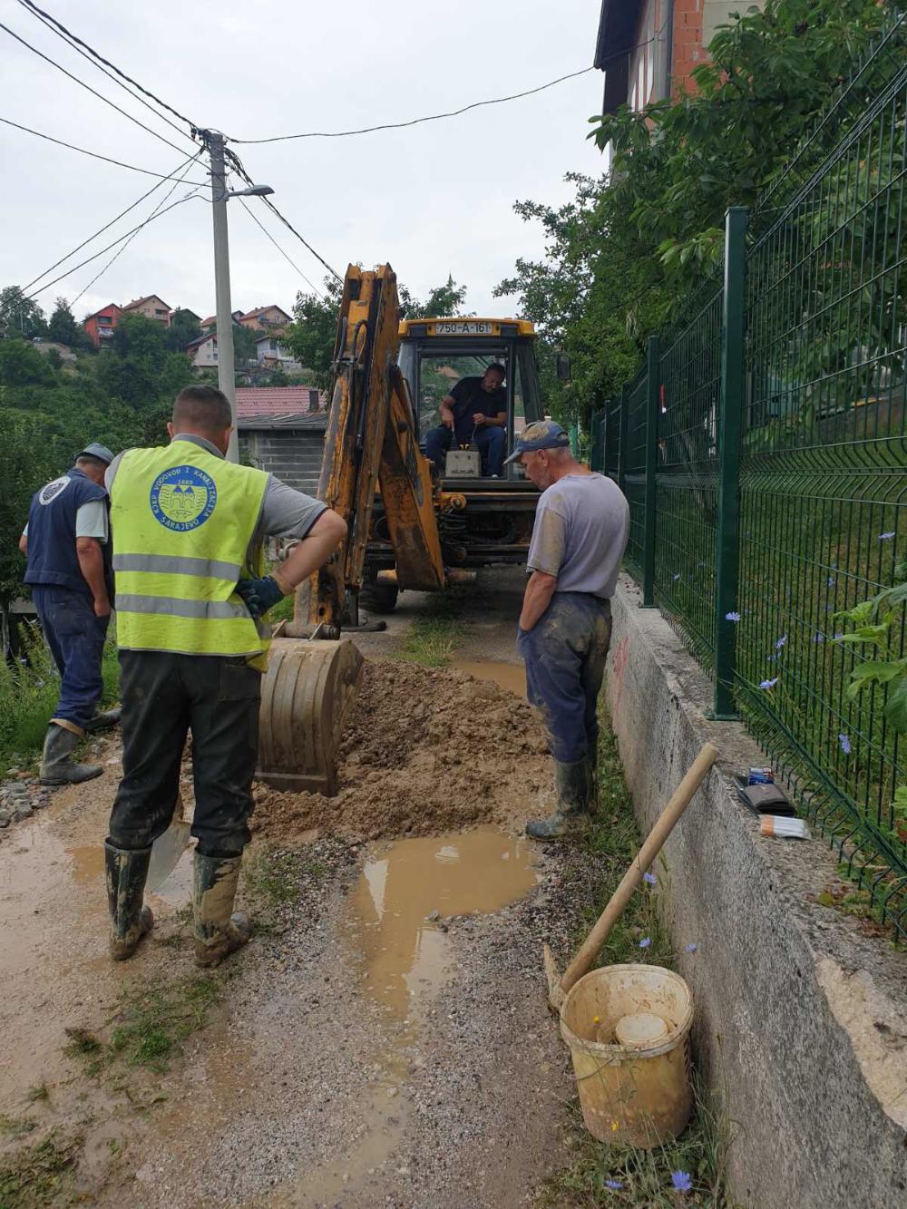 Dežurna ekipa:  POPRAVKE KVAROVA NA VODOVODNOJ MREŽI