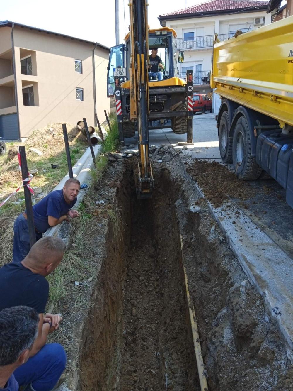Služba održavanja kanalizacione mreže i objekata: RADOVI NA KANALIZACIONOJ MREŽI