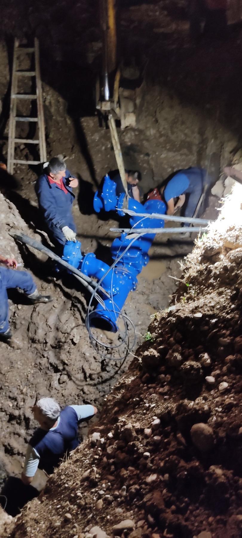 Na uglu ulica Zaima Topčića i Edhema Eke Džubura: RADOVI NA IZRADI ŠAHTA I UGRADNJI MJERNE OPREME