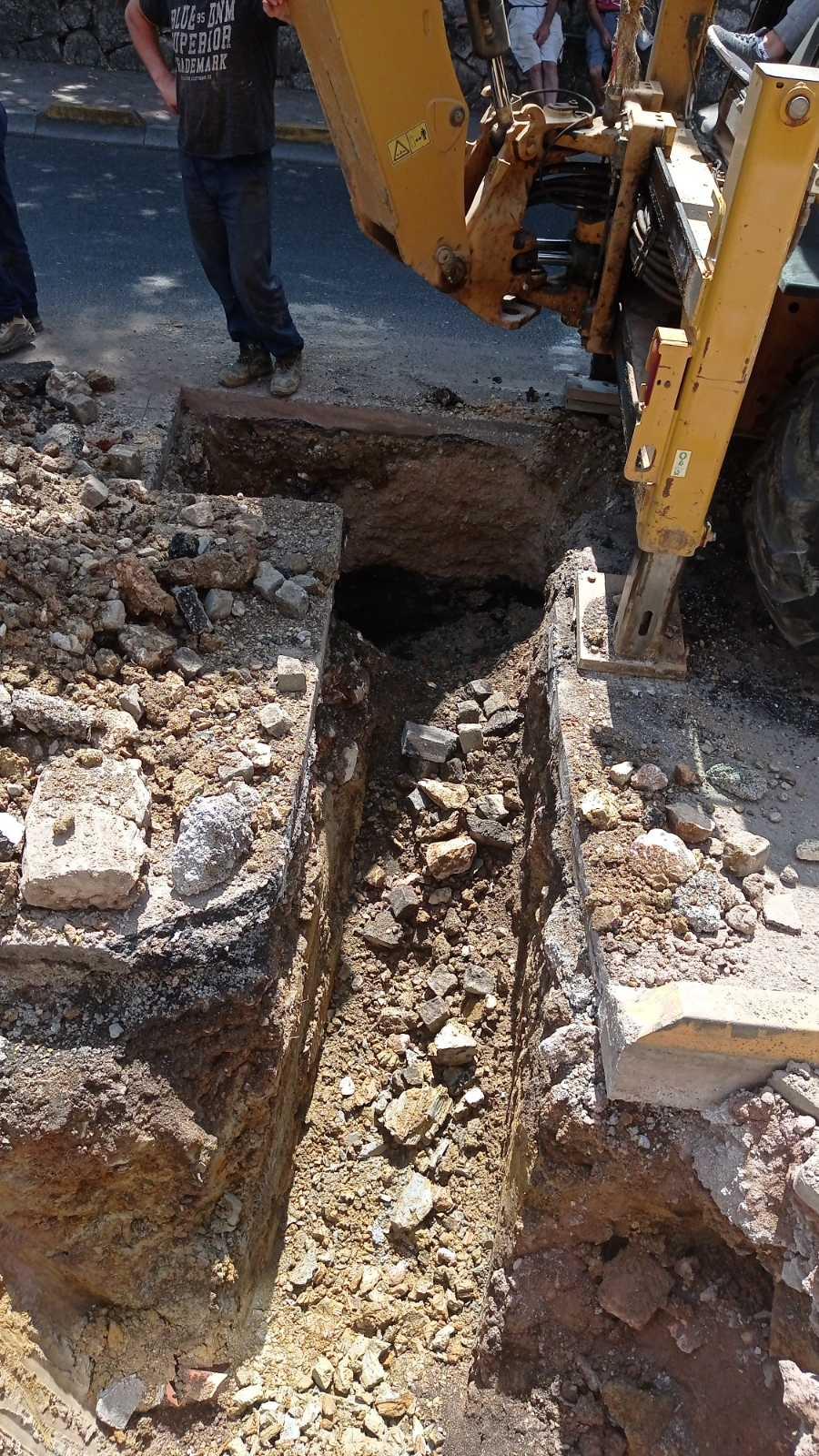 Služba za održavanje vodovodne mreže i objekata:  RADOVI NA VODOVODNOJ MREŽI