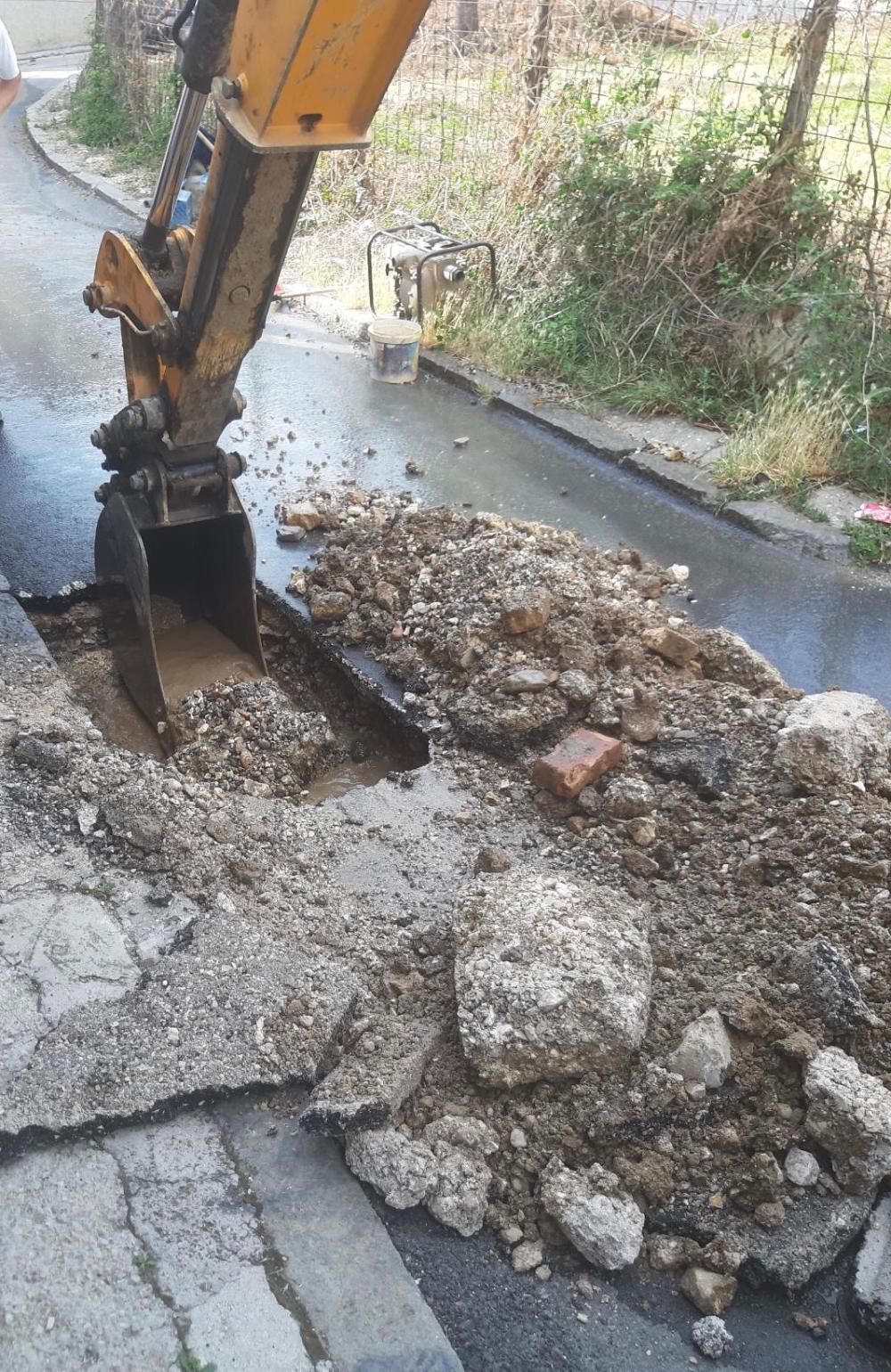 Služba za održavanje vodovodne mreže i objekata:  RADOVI NA VODOVODNOJ MREŽI