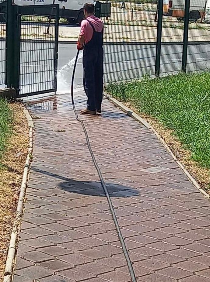 Služba održavanja kanalizacione mreže i objekata:  RADOVI NA KANALIZACIONOJ MREŽI