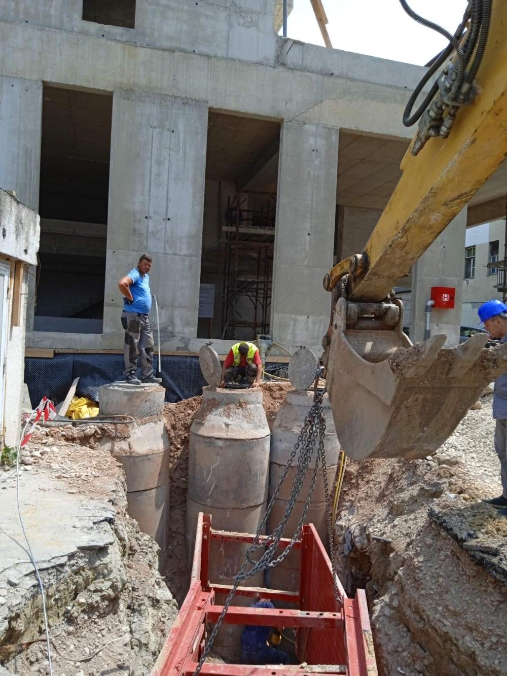 Služba održavanja kanalizacione mreže i objekata:  RADOVI NA KANALIZACIONOJ MREŽI