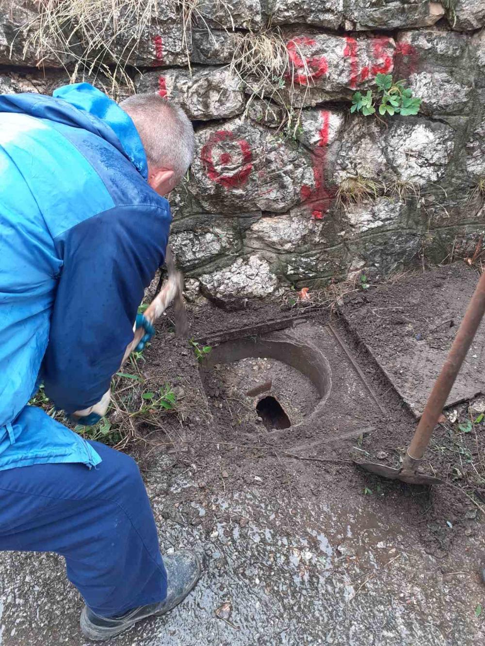 Služba održavanja kanalizacione mreže i objekata:  RADOVI NA KANALIZACIONOJ MREŽI
