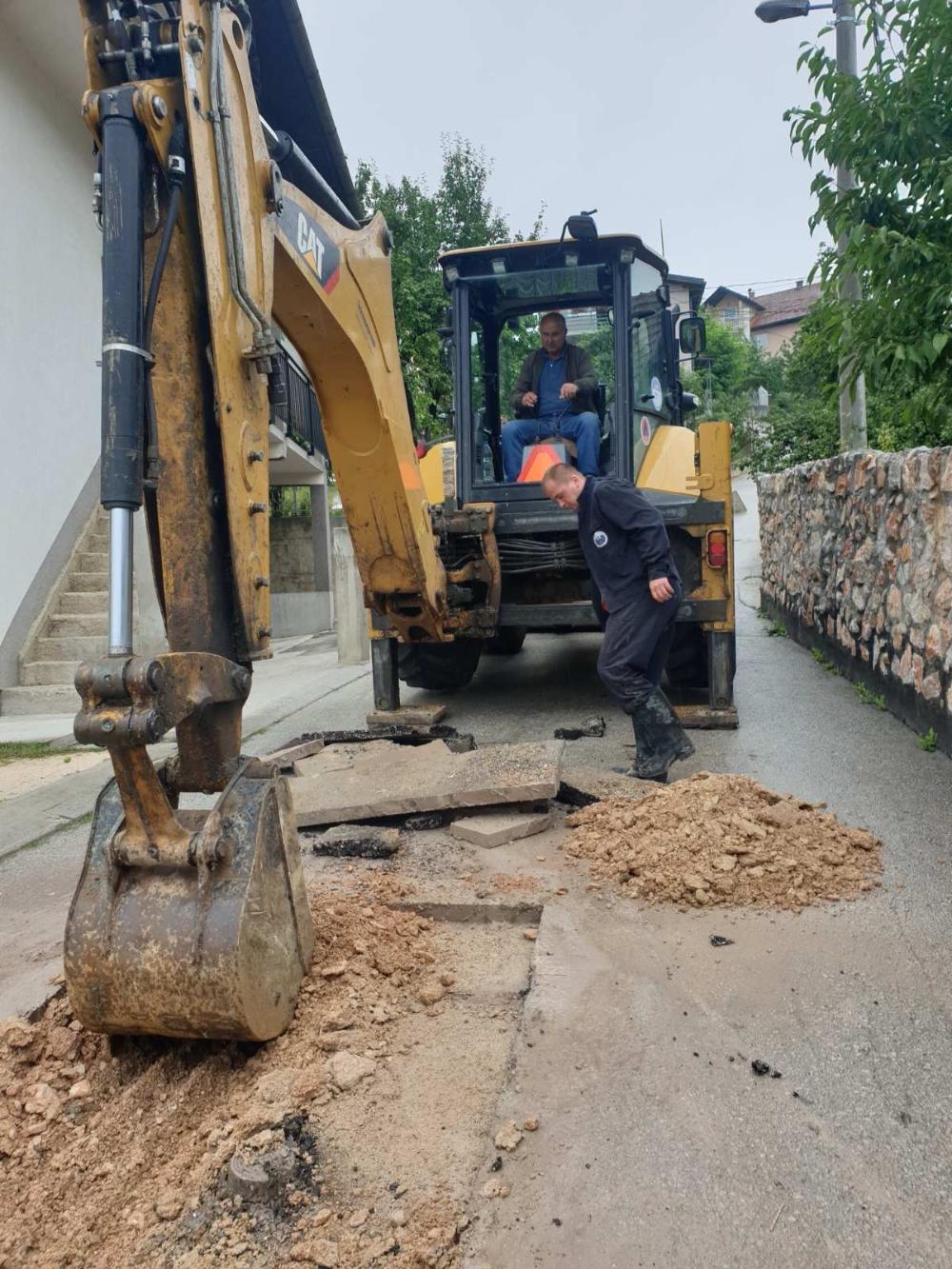 Služba za održavanje vodovodne mreže i objekata:  RADOVI NA VODOVODNOJ MREŽI