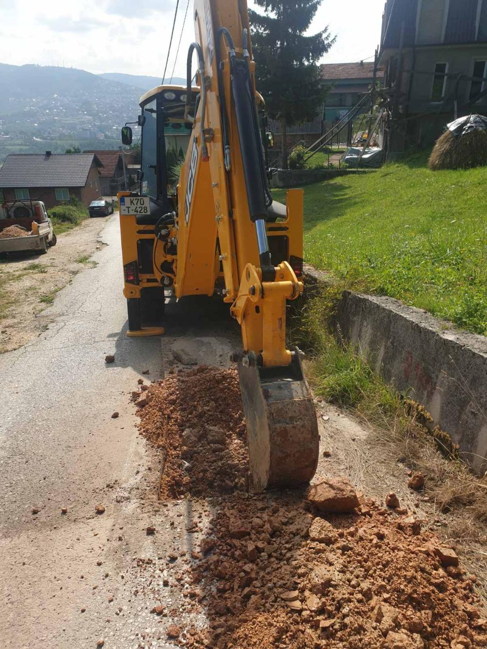 Služba za održavanje vodovodne mreže i objekata:  RADOVI NA VODOVODNOJ MREŽI