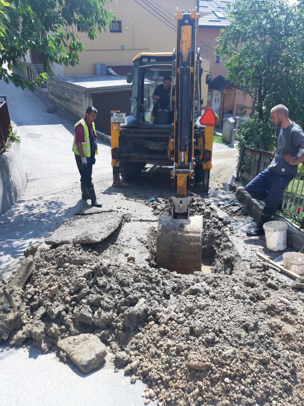 Služba za održavanje vodovodne mreže i objekata:  RADOVI NA VODOVODNOJ MREŽI