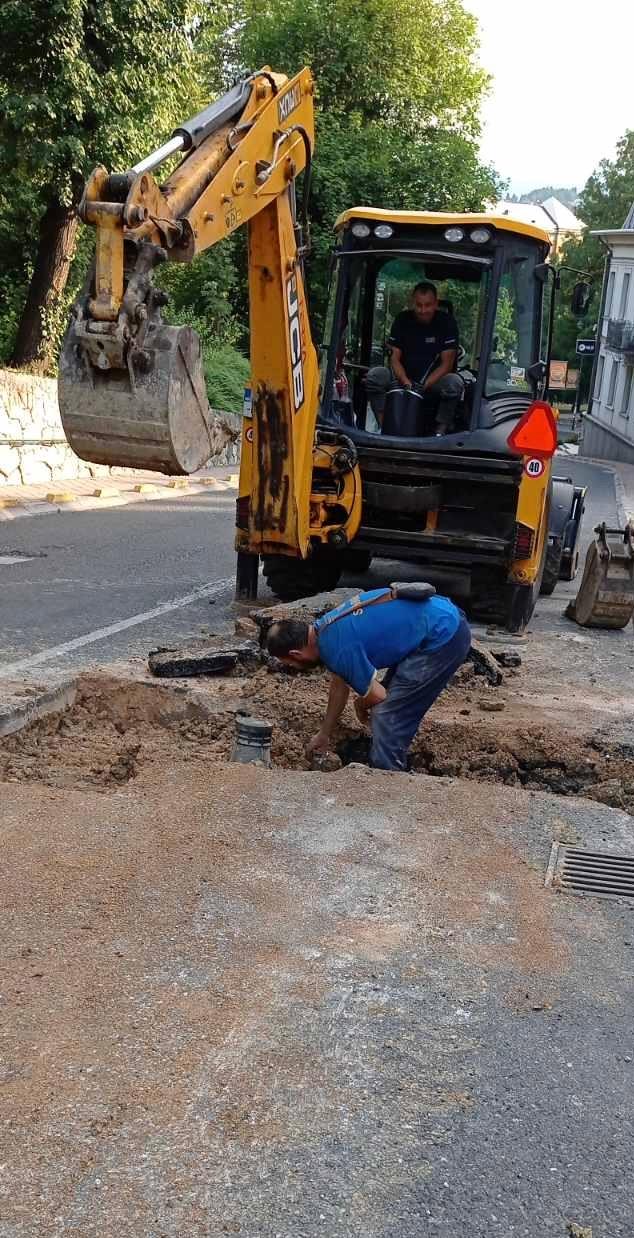 Služba za održavanje vodovodne mreže i objekata:  RADOVI NA VODOVODNOJ MREŽI