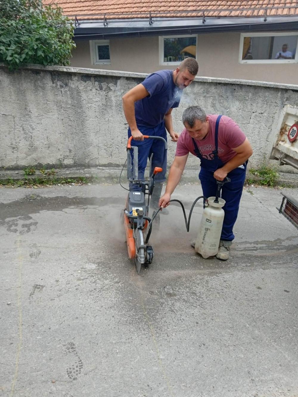Služba održavanja kanalizacione mreže i objekata:  RADOVI NA KANALIZACIONOJ MREŽI