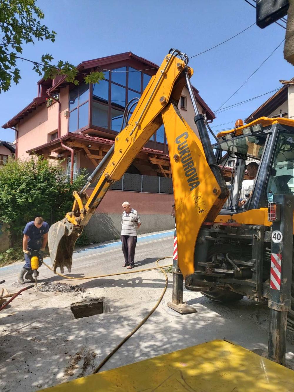 Služba održavanja kanalizacione mreže i objekata:  RADOVI NA KANALIZACIONOJ MREŽI