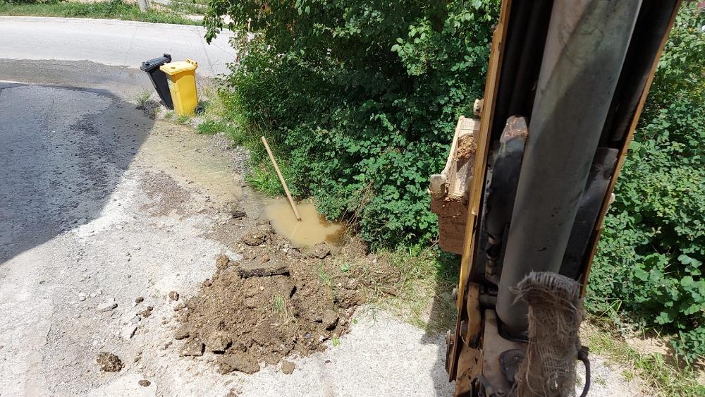Služba za održavanje vodovodne mreže i objekata:  RADOVI NA VODOVODNOJ MREŽI
