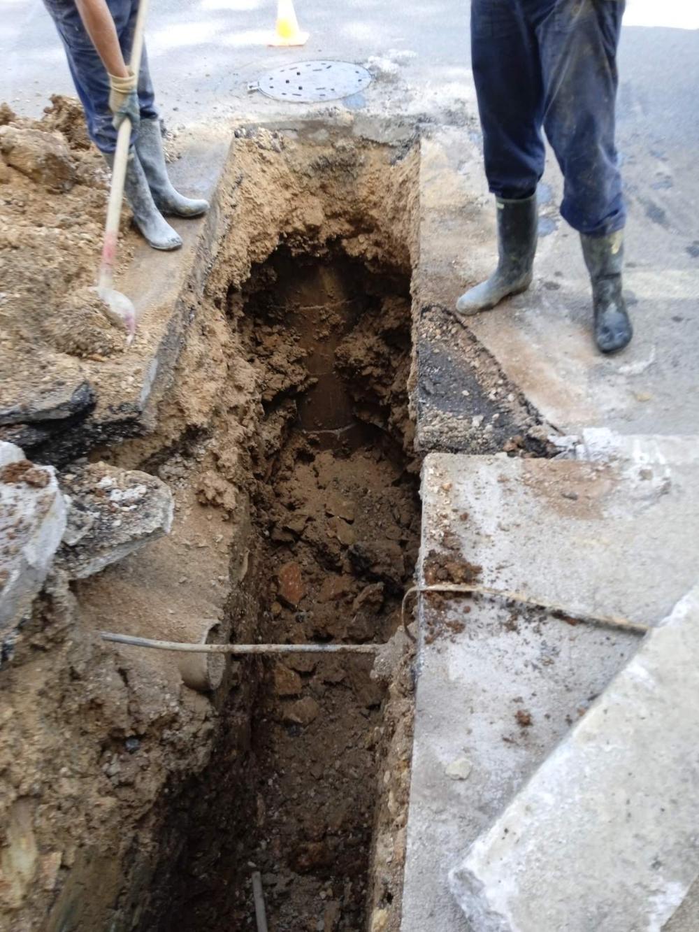 Služba održavanja kanalizacione mreže i objekata:  RADOVI NA KANALIZACIONOJ MREŽI
