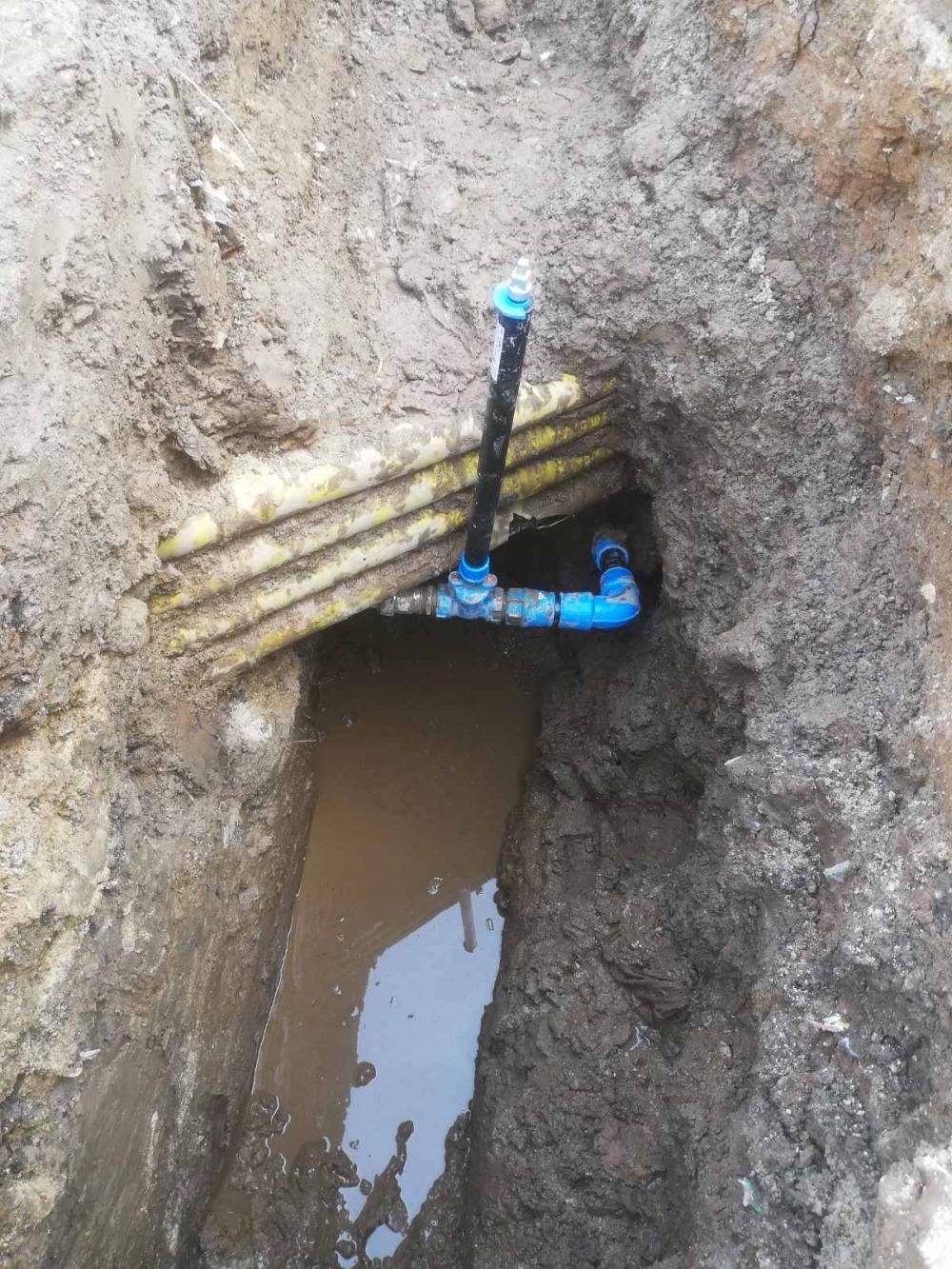 Dežurna ekipa:  POPRAVKE KVAROVA NA VODOVODNOJ MREŽI 