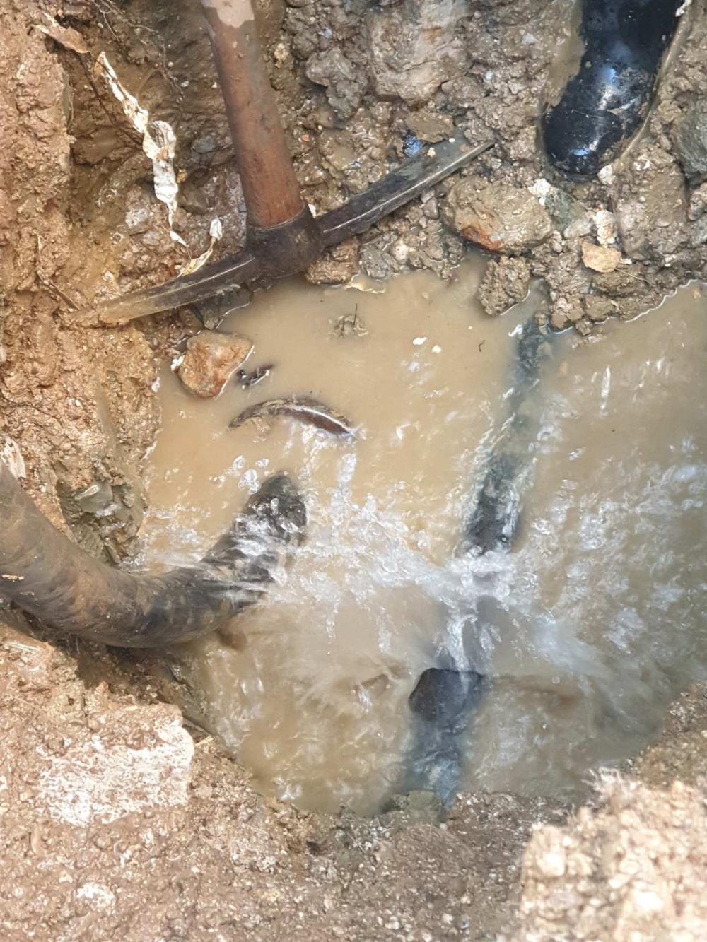 Dežurna ekipa:  POPRAVKE KVAROVA NA VODOVODNOJ MREŽI 