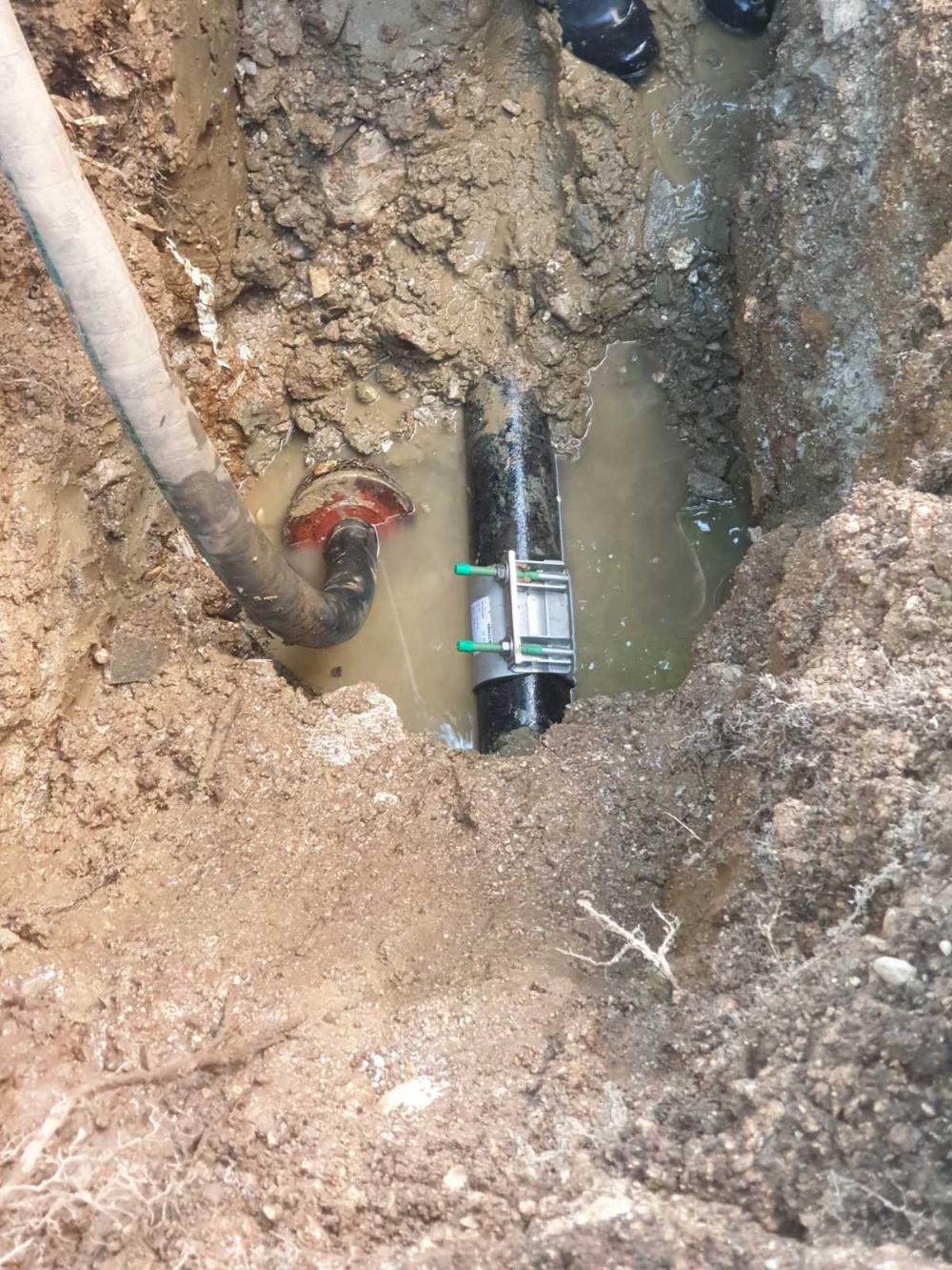 Dežurna ekipa:  POPRAVKE KVAROVA NA VODOVODNOJ MREŽI 