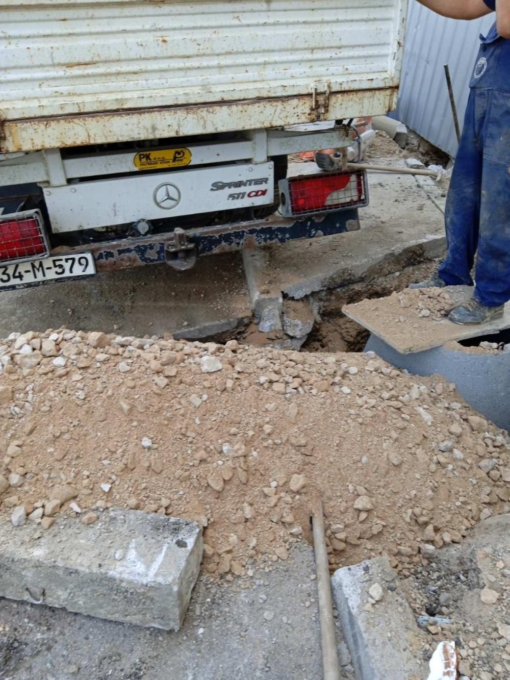 Služba održavanja kanalizacione mreže i objekata:  RADOVI NA KANALIZACIONOJ MREŽI