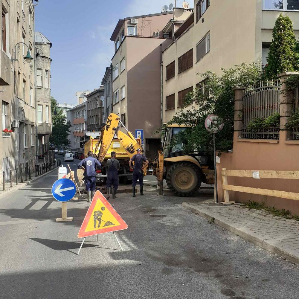Služba održavanja kanalizacione mreže i objekata:  RADOVI NA KANALIZACIONOJ MREŽI