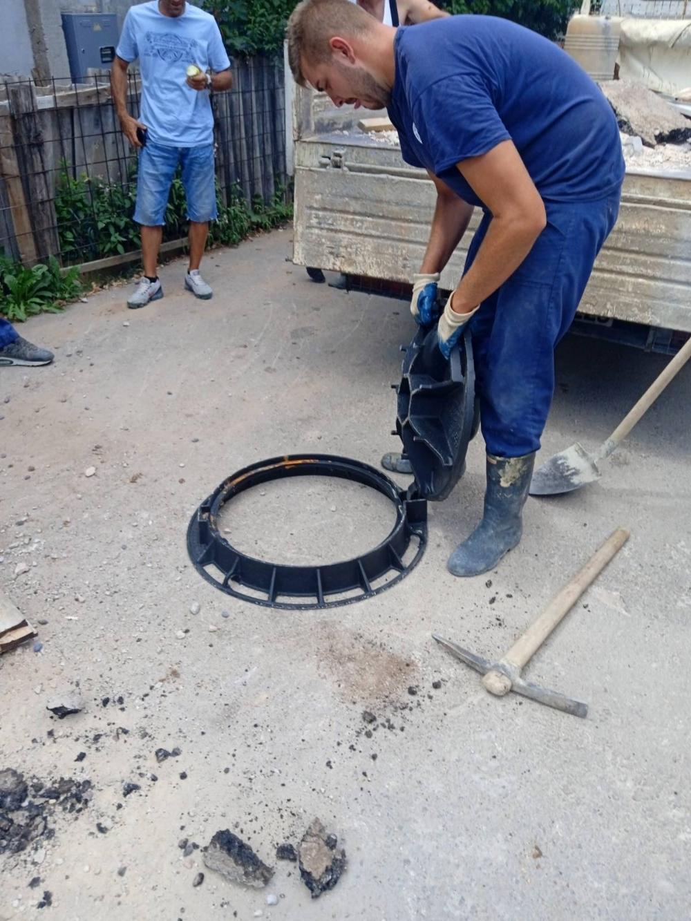 Služba održavanja kanalizacione mreže i objekata:  RADOVI NA KANALIZACIONOJ MREŽI