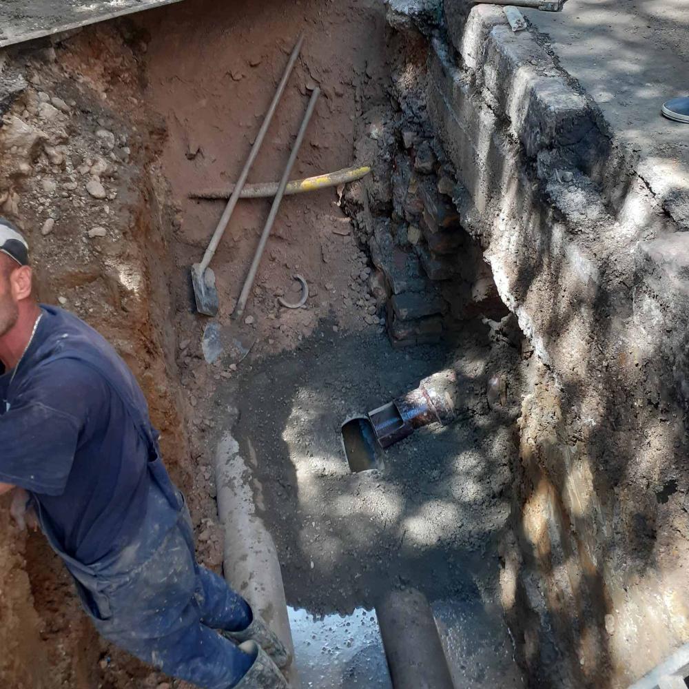 Služba održavanja kanalizacione mreže i objekata: RADOVI NA KANALIZACIONOJ MREŽI
