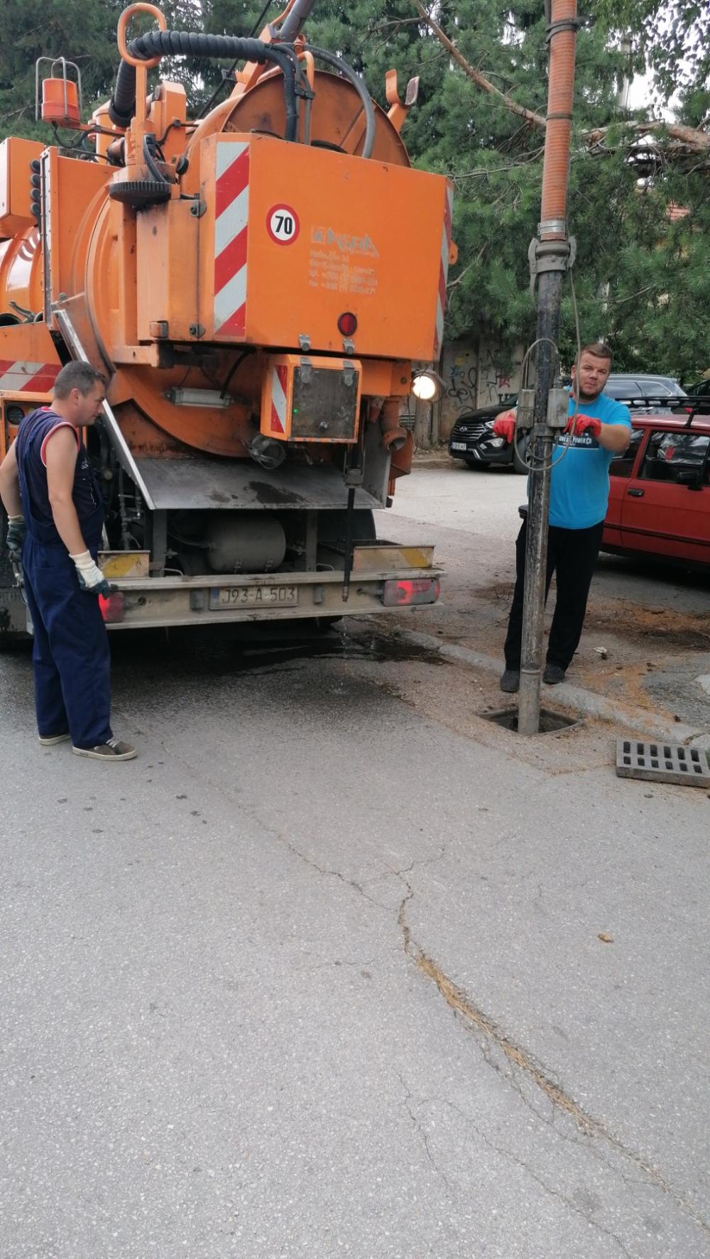 Služba održavanja kanalizacione mreže i objekata: RADOVI NA KANALIZACIONOJ MREŽI