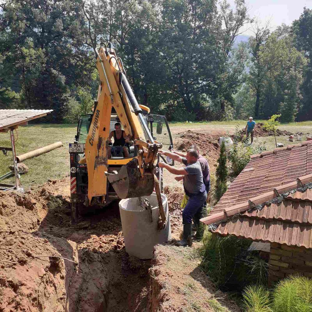 Služba održavanja kanalizacione mreže i objekata: RADOVI NA KANALIZACIONOJ MREŽI