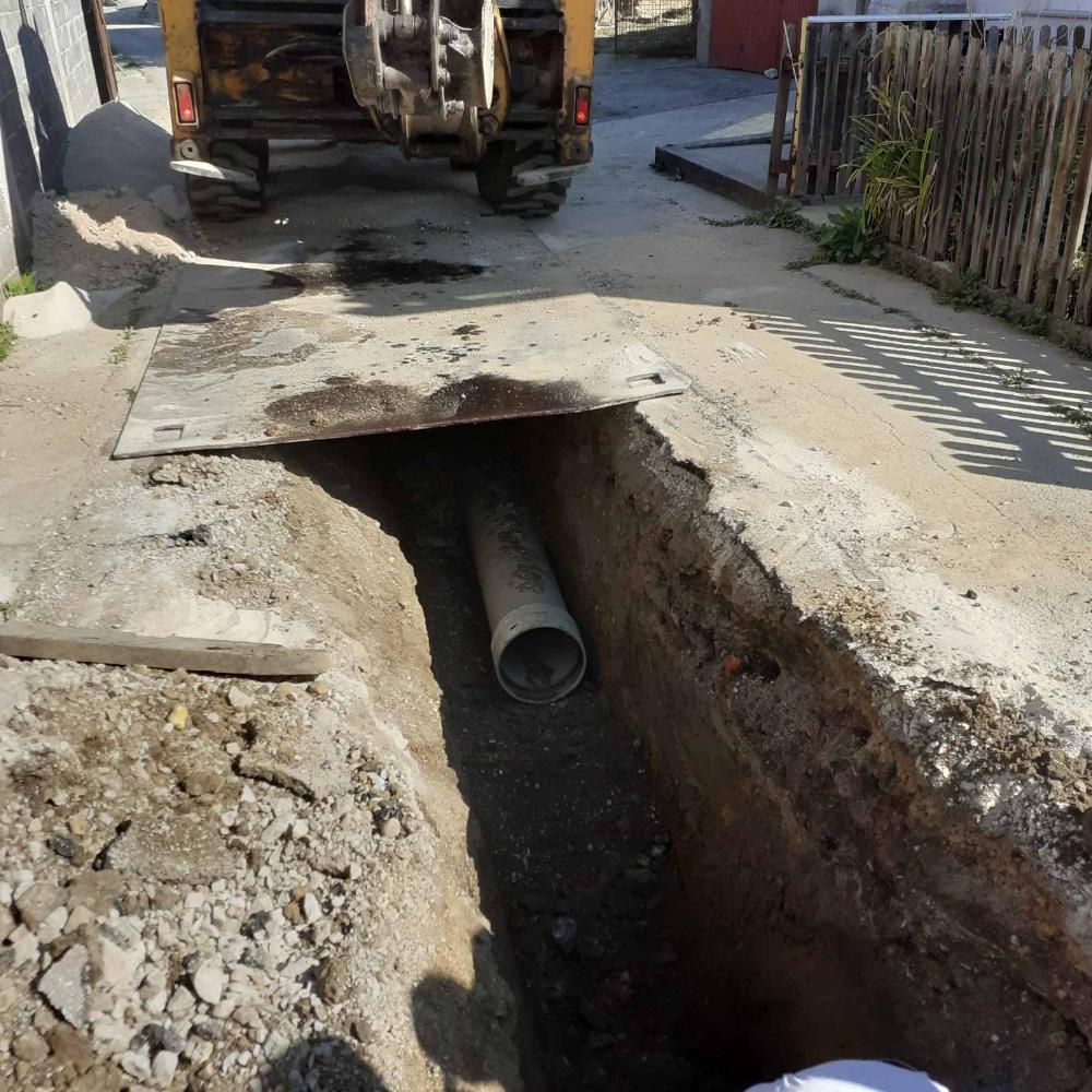 Služba održavanja kanalizacione mreže i objekata: RADOVI NA KANALIZACIONOJ MREŽI