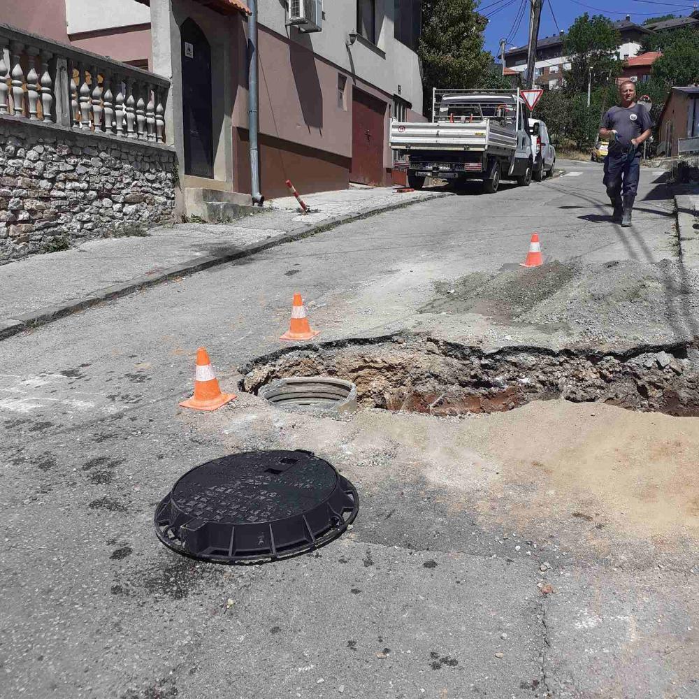 Služba održavanja kanalizacione mreže i objekata: RADOVI NA KANALIZACIONOJ MREŽI