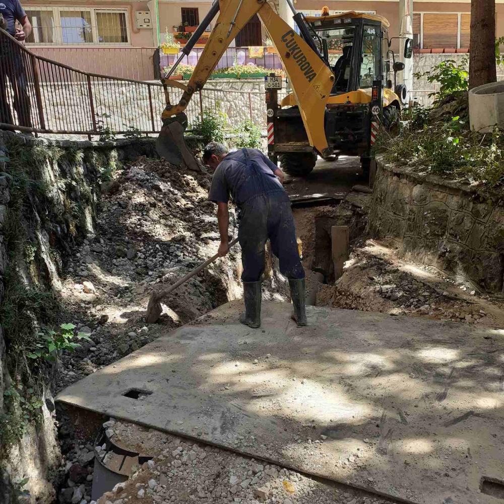 Služba održavanja kanalizacione mreže i objekata: RADOVI NA KANALIZACIONOJ MREŽI