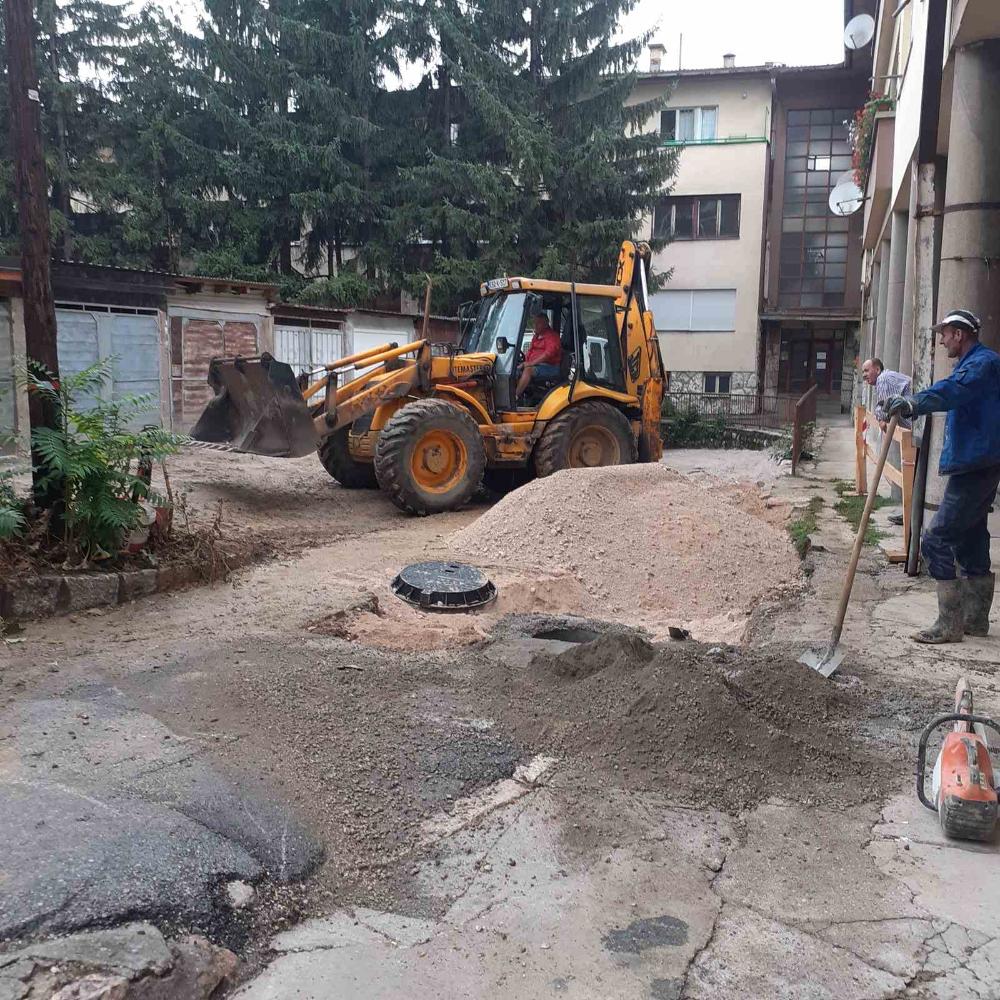 Služba održavanja kanalizacione mreže i objekata: RADOVI NA KANALIZACIONOJ MREŽI