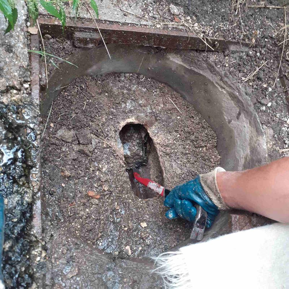 Služba održavanja kanalizacione mreže i objekata: RADOVI NA KANALIZACIONOJ MREŽI