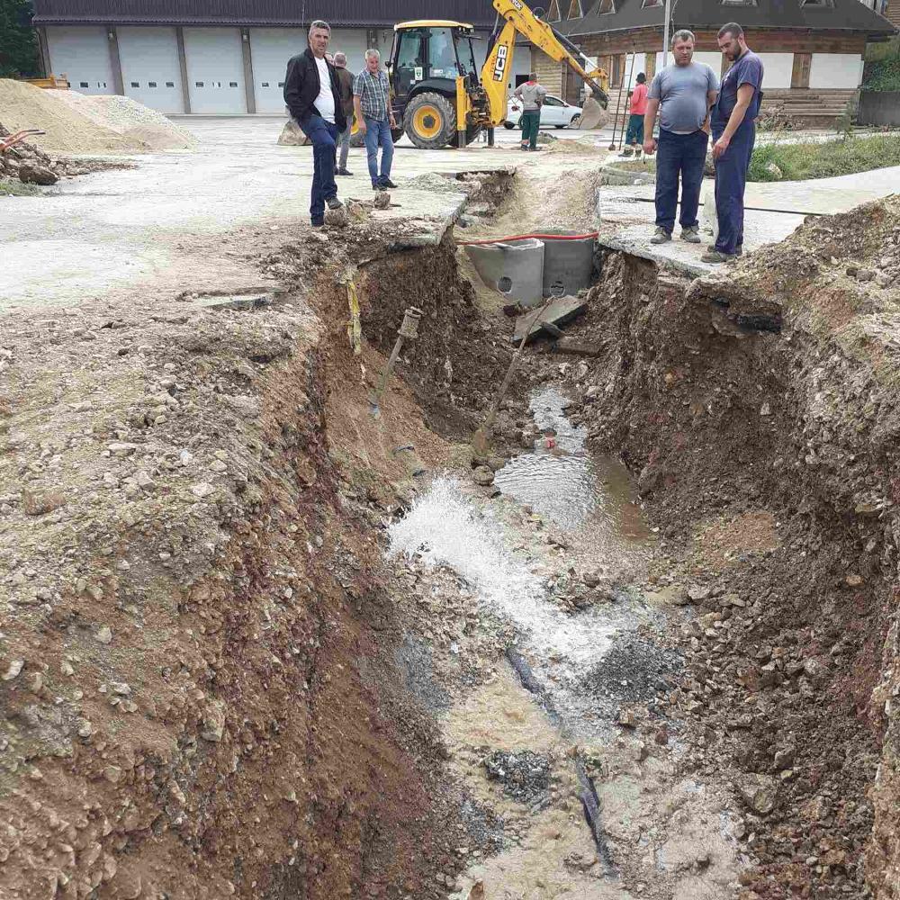Služba održavanja kanalizacione mreže i objekata: RADOVI NA KANALIZACIONOJ MREŽI