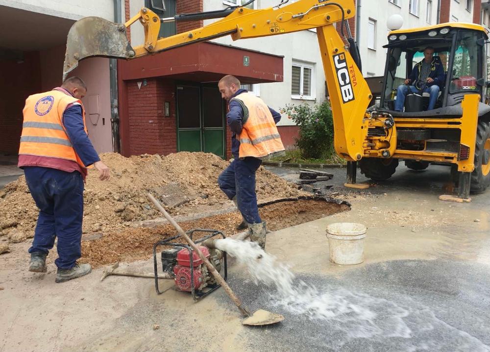 Služba za održavanje vodovodne mreže i objekata:  RADOVI NA VODOVODNOJ MREŽI