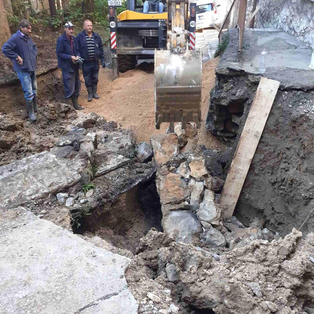 Služba održavanja kanalizacione mreže i objekata: RADOVI NA IZRADI I MONTAŽI PRIKLJUČAKA