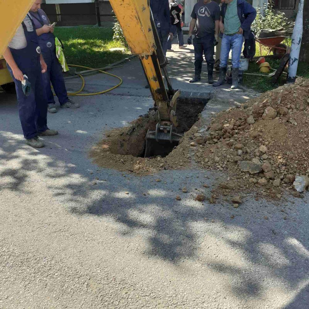 Služba održavanja kanalizacione mreže i objekata: RADOVI NA KANALIZACIONOJ MREŽI